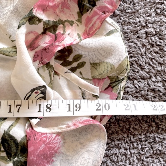 Black Rainn Women’s Floral Ruffle Top.  Sz: L - Picture 9 of 11